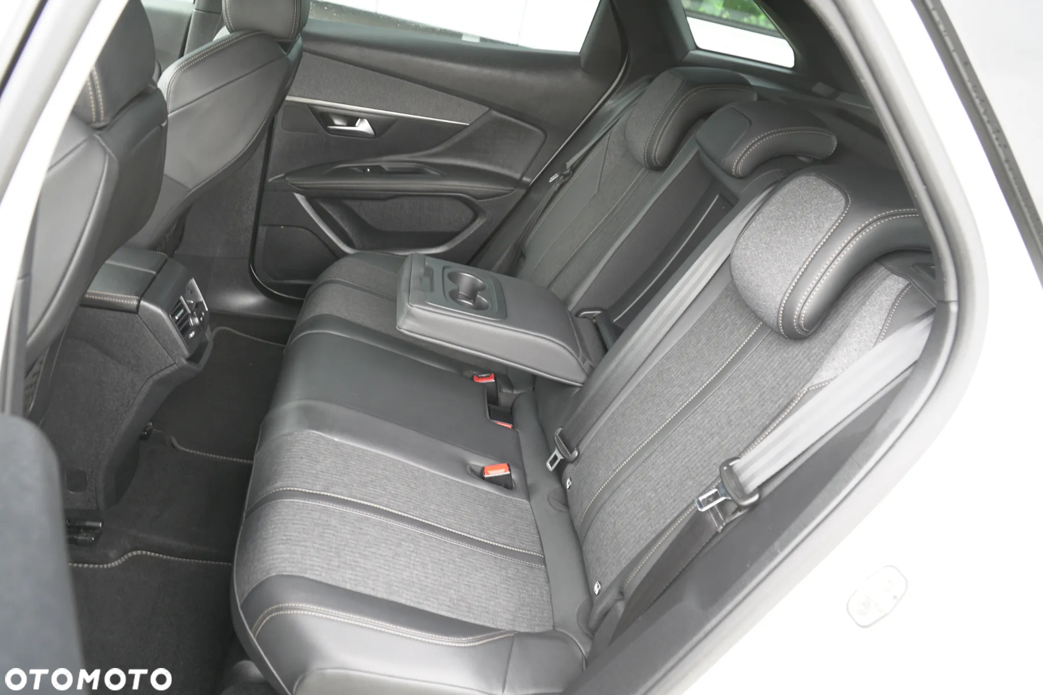 Peugeot 3008 1.5 BlueHDi GT S&S - 23