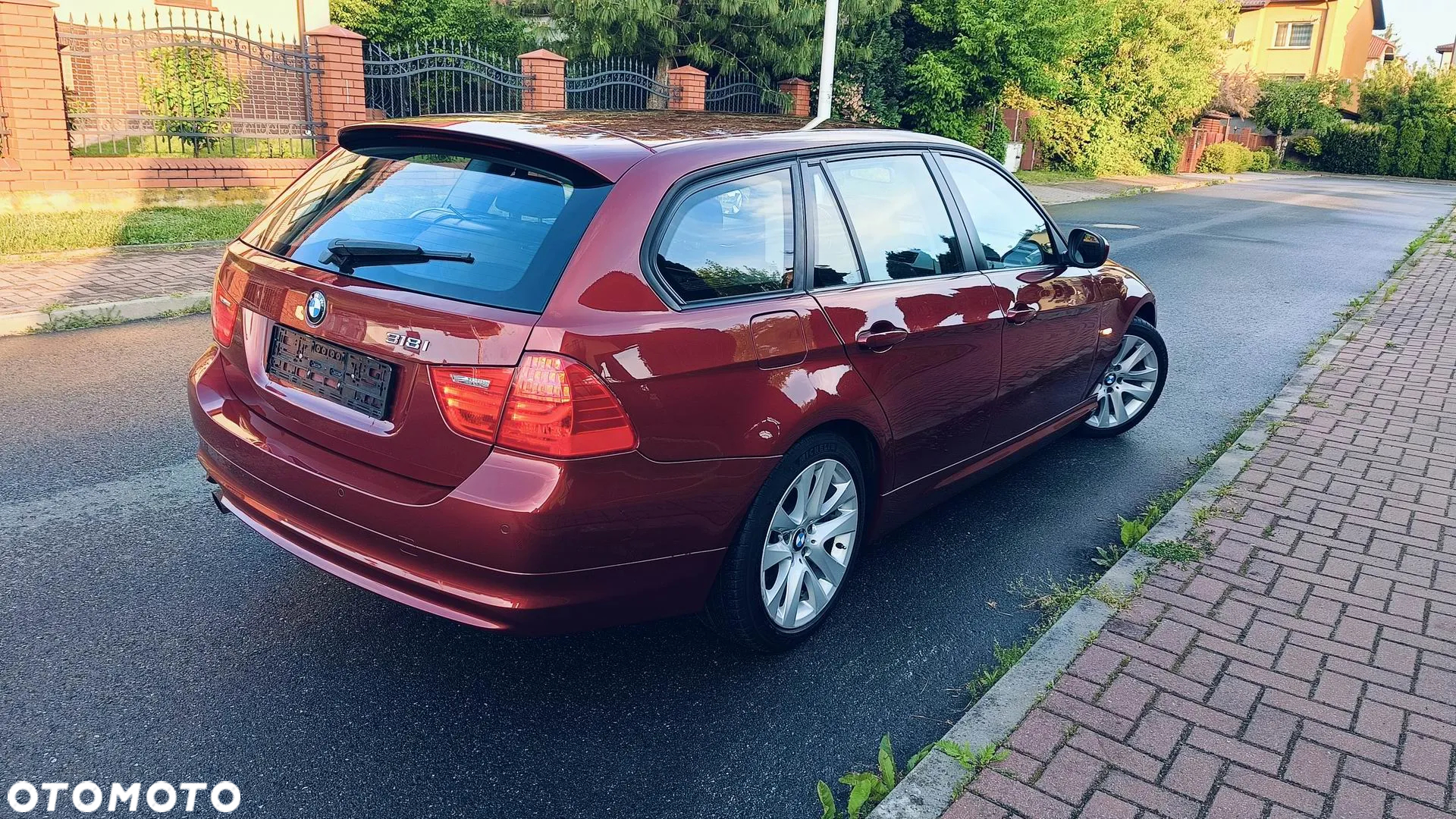 BMW Seria 3 318i Touring - 11
