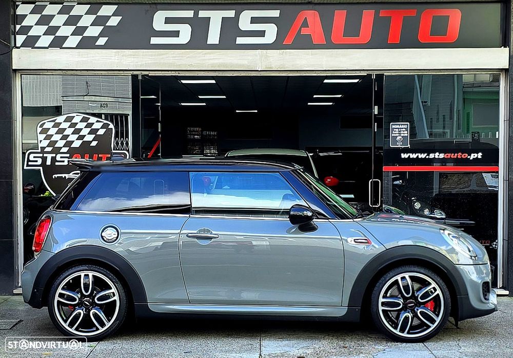 MINI 3 Portas John Cooper Works - 12