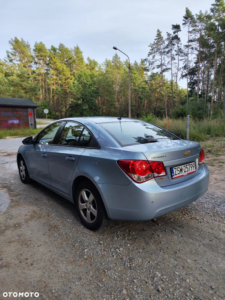 Chevrolet Cruze 1.6 LS - 2