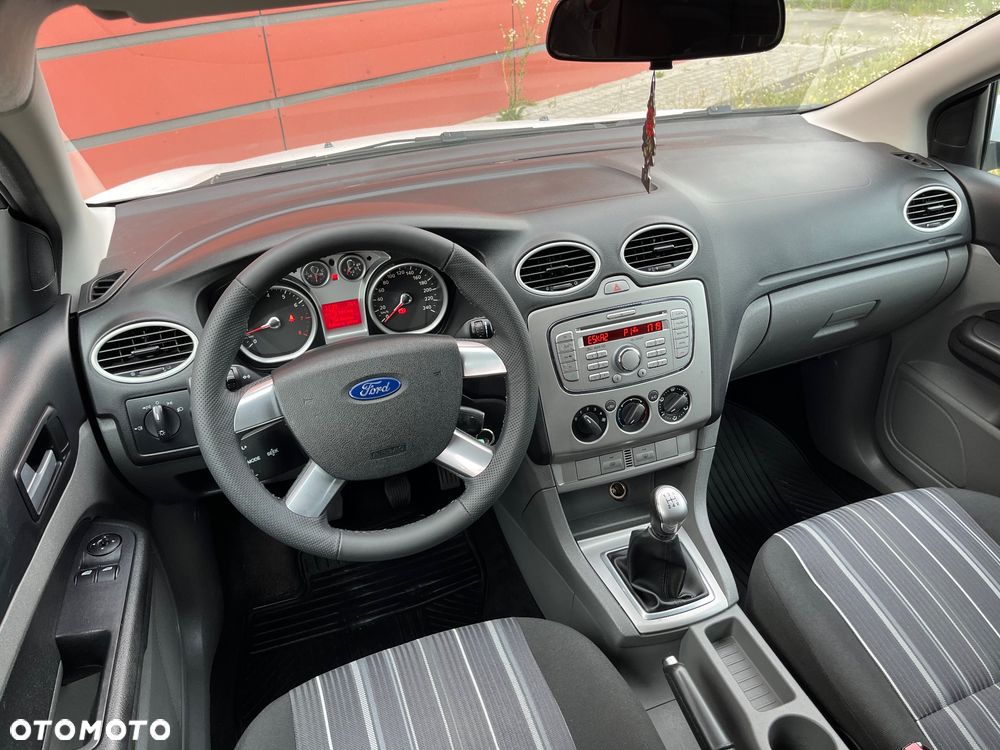 Ford Focus 1.6 16V Style - 25