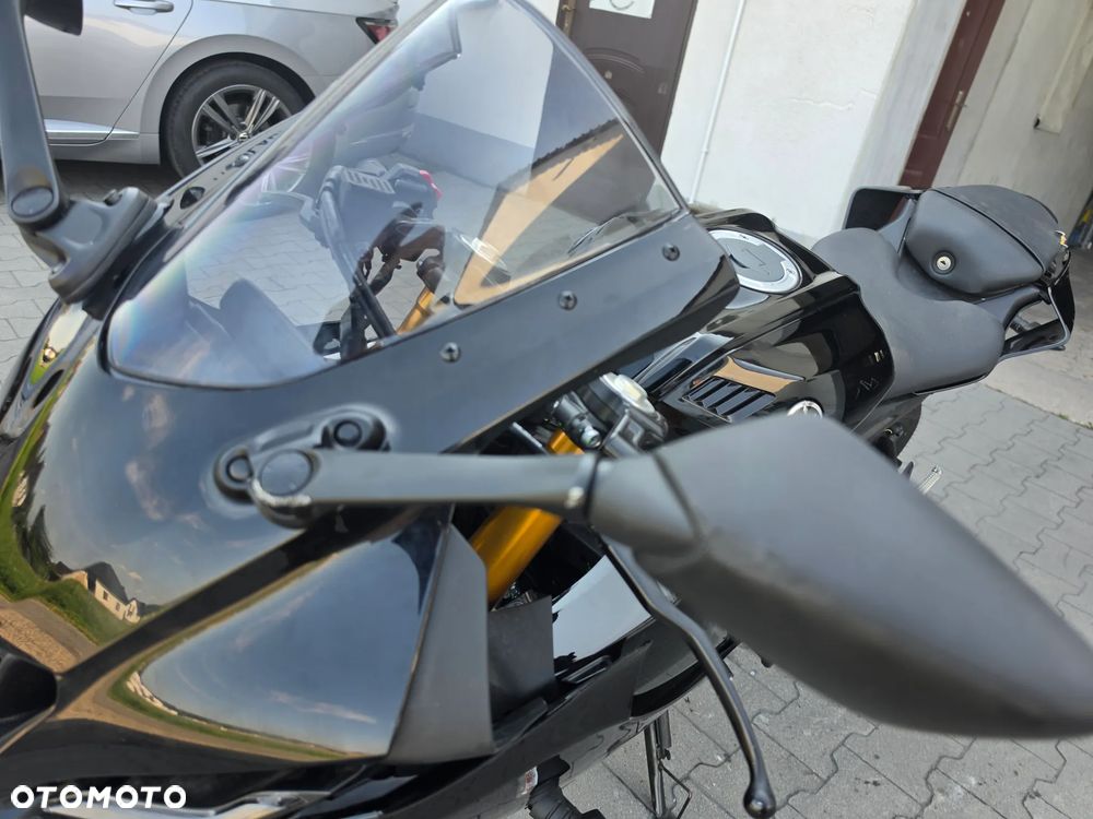 Yamaha YZF - 37