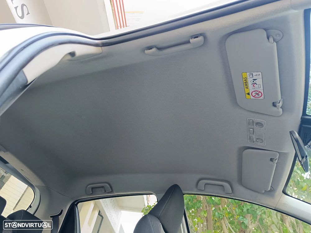 Toyota Yaris 1.5 HSD Comfort+Navi - 24