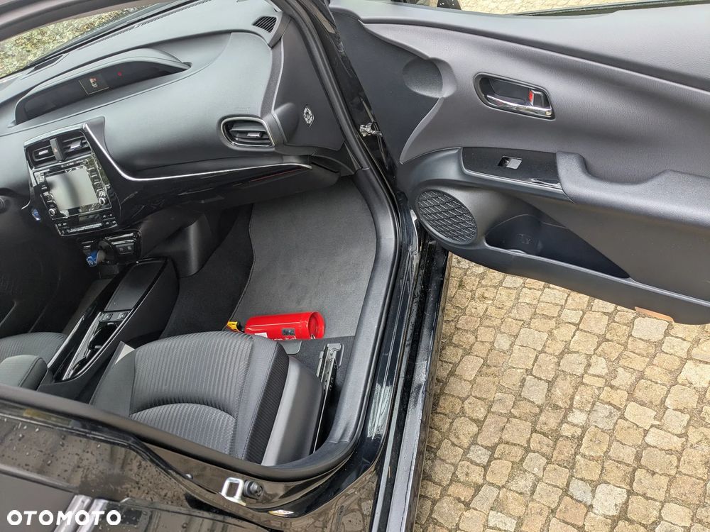 Toyota Prius Hybrid Executive - 11
