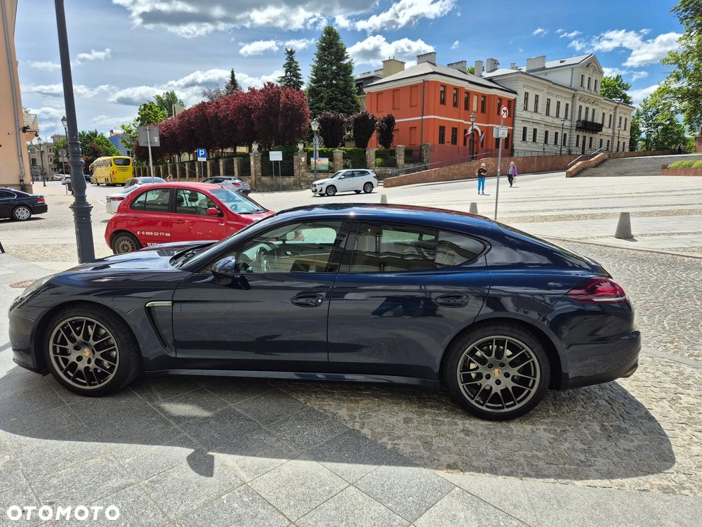 Porsche Panamera 4 Edition - 2
