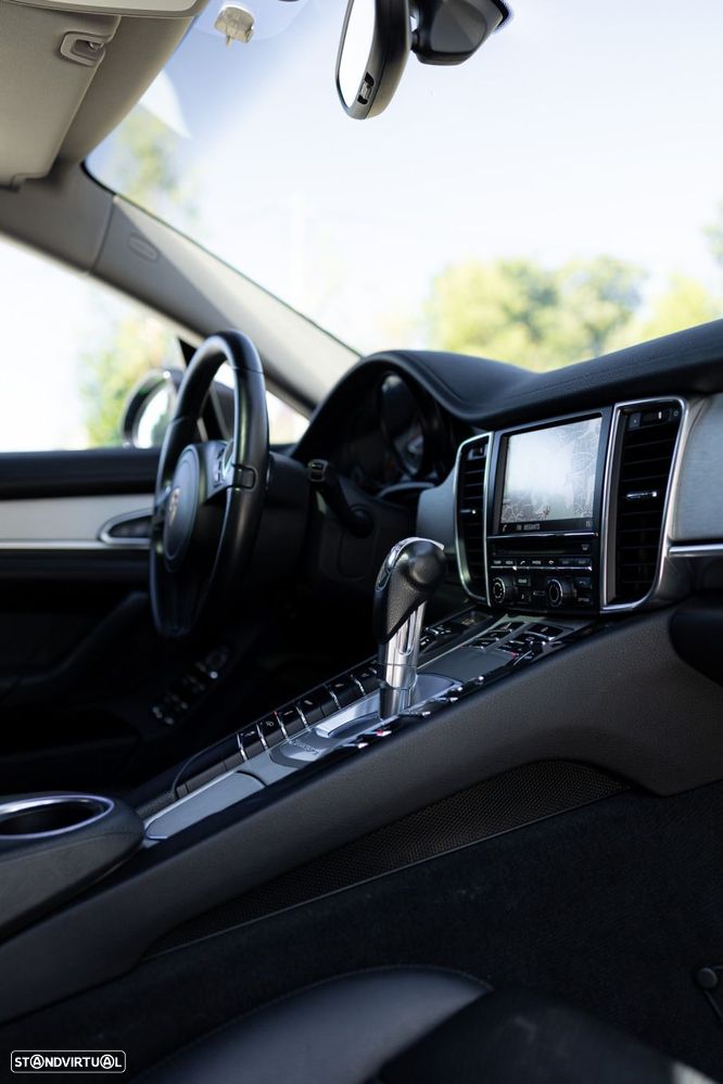 Porsche Panamera Platinum Edition - 36