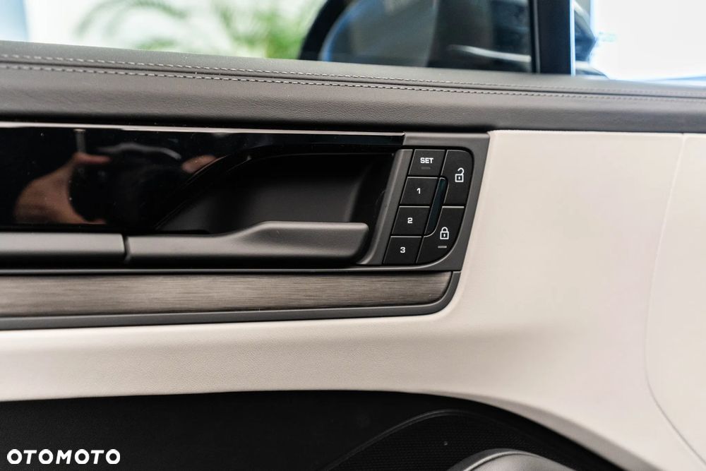 Porsche Cayenne S E-Hybrid PHEV - 24