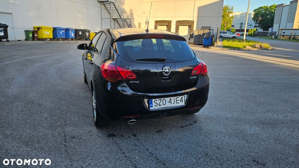 Opel Astra 1.4 Turbo 150 Jahre - 10