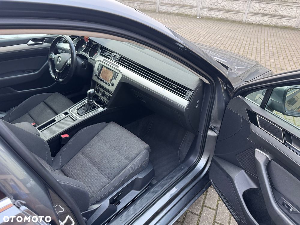 Volkswagen Passat Variant 2.0 TDI DSG (BlueMotion Technology) Comfortline - 16