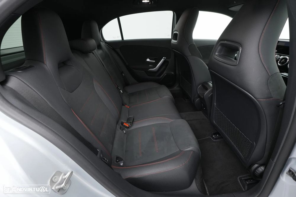 Mercedes-Benz A 250 e AMG Line - 29