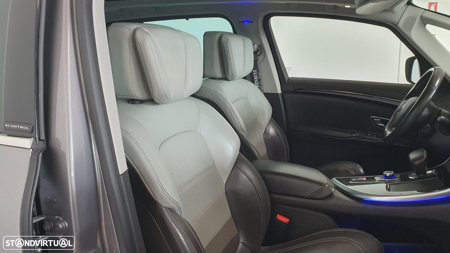 Renault Espace 1.6 dCi Initiale Paris EDC - 19