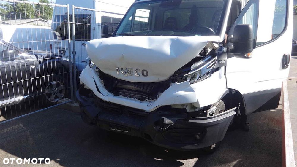Iveco Daily 33 S 16 - 8