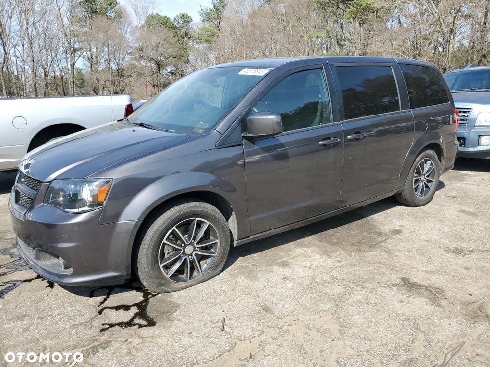 Dodge Grand Caravan - 11