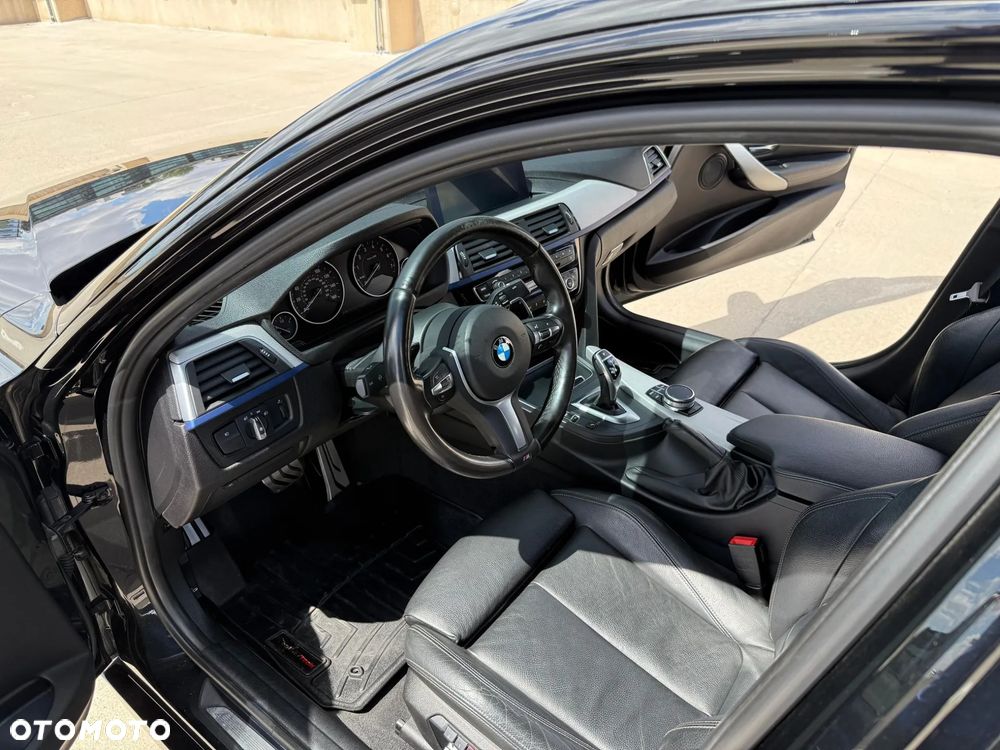 BMW Seria 3 330i M Sport - 30