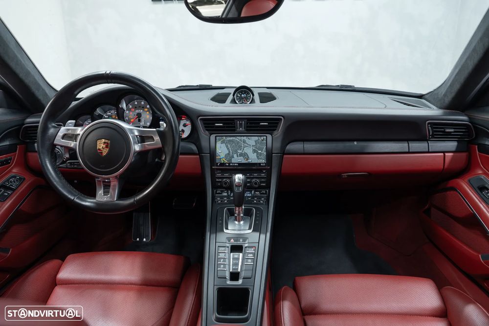 Porsche 911 (991) Carrera 4 GTS PDK - 19