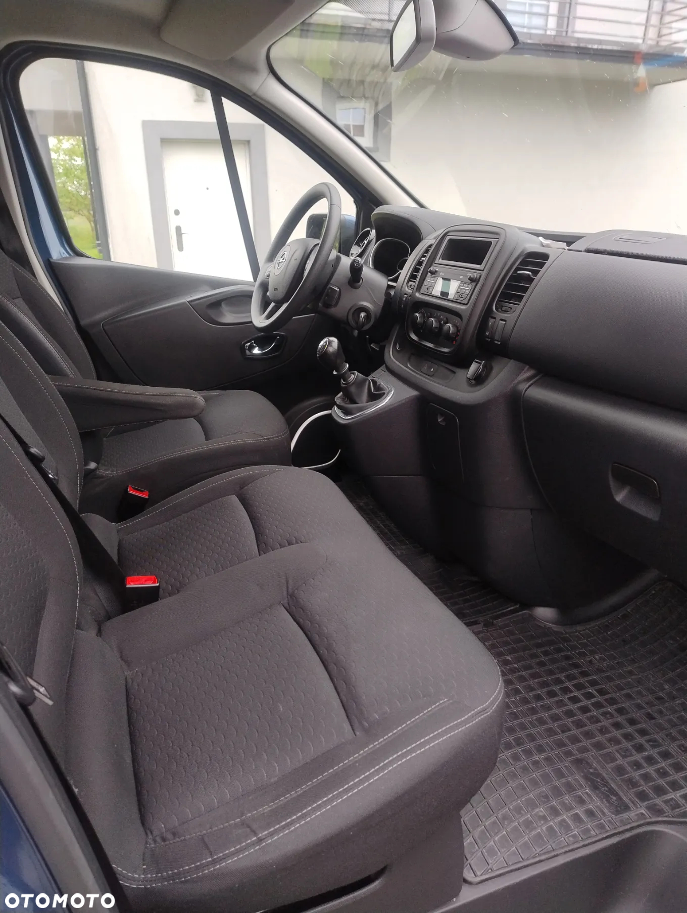 Opel Vivaro - 11
