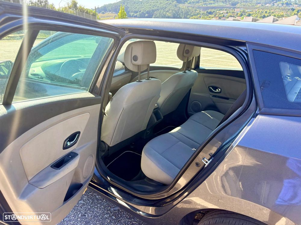 Renault Mégane Sport Tourer 1.5 dCi Dynamique S - 8