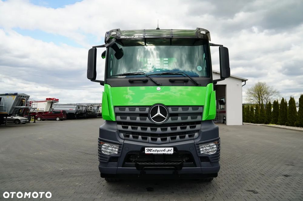 Mercedes-Benz AROCS 3240 / 8x4 / SKRZYNIOWY- 7 M / + HDS HIAB X-HIPRO 302 /  MAX 9 200 KG / 21 M  WYSÓW /  TRIDEM / PILOT / ROTATOR / WIDŁY / OŚ PODNOSZONA / EURO 6 - 16