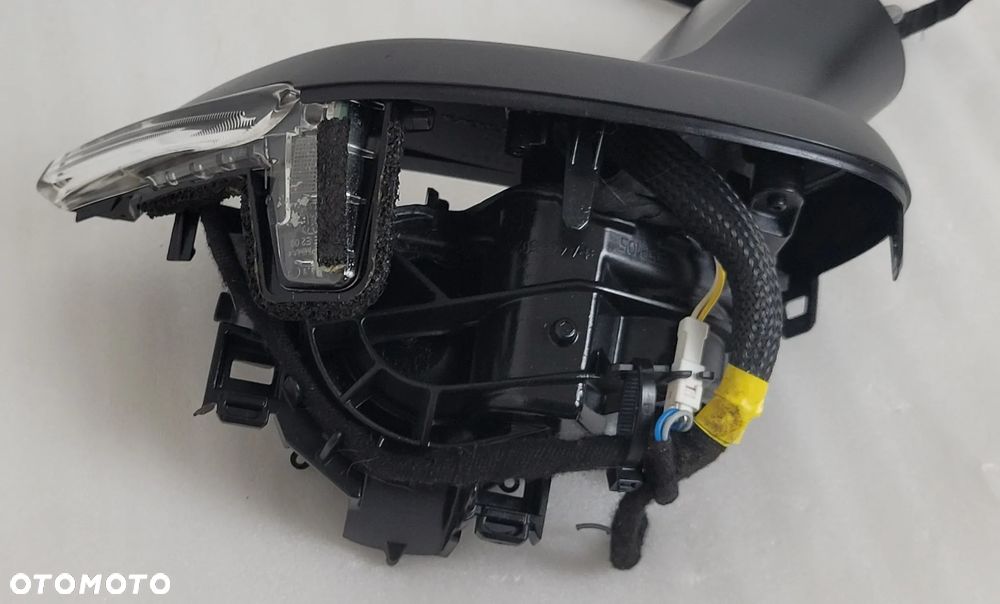 LUSTERKO LEWE VOLVO XC90 II 2015- 31385655 14pin - 12