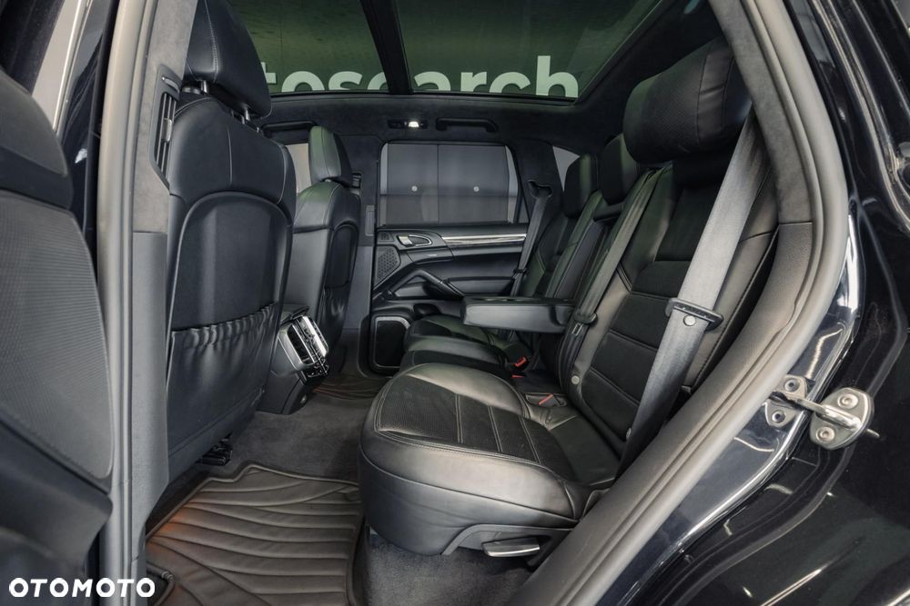 Porsche Cayenne Turbo - 14