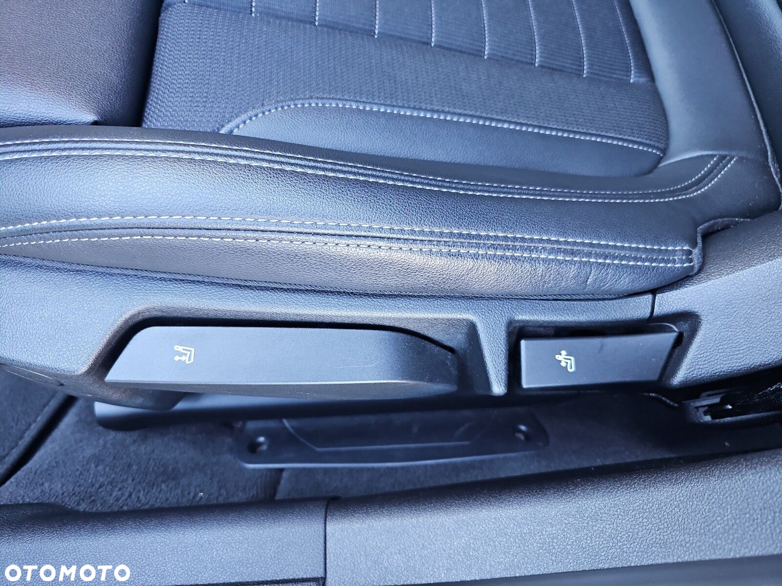 BMW Seria 3 318i - 30