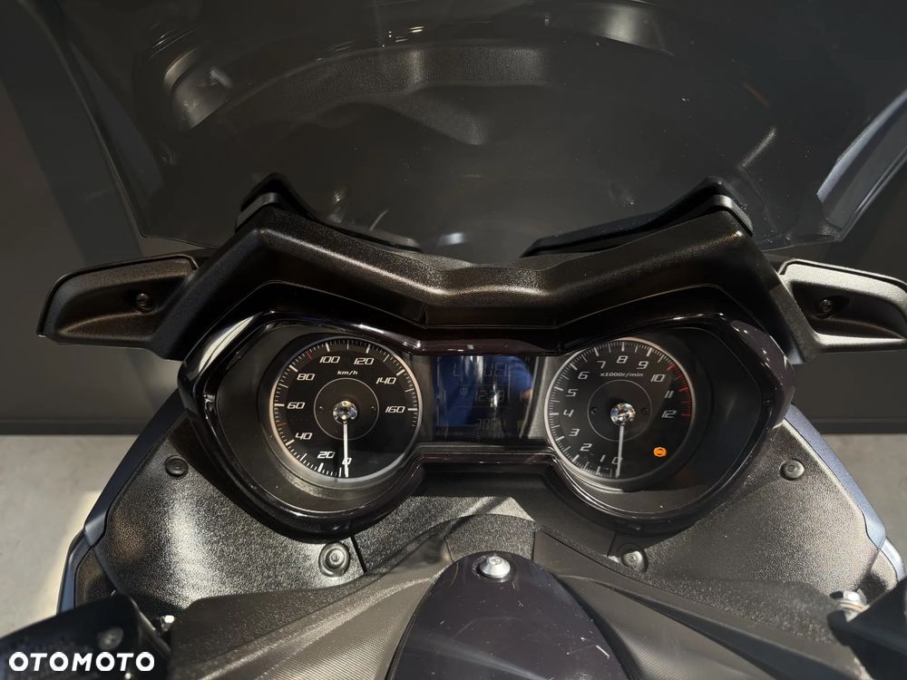 Yamaha X-max - 10