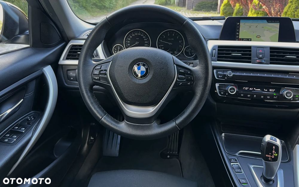 BMW Seria 3 318i Sport Line - 17