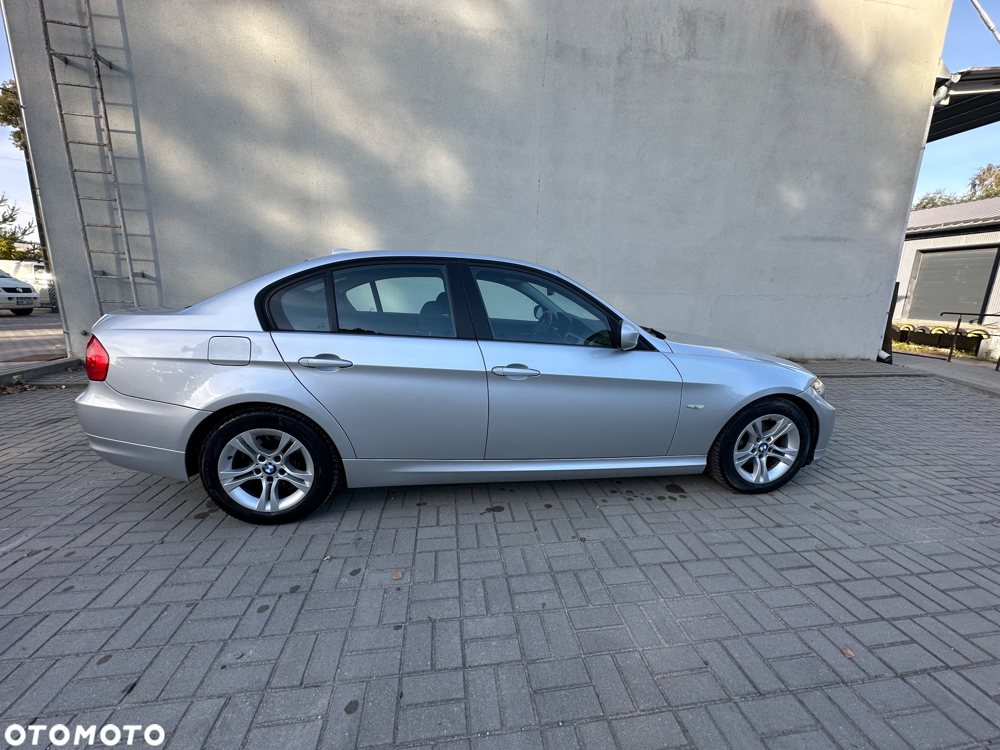 BMW Seria 3 318i - 22