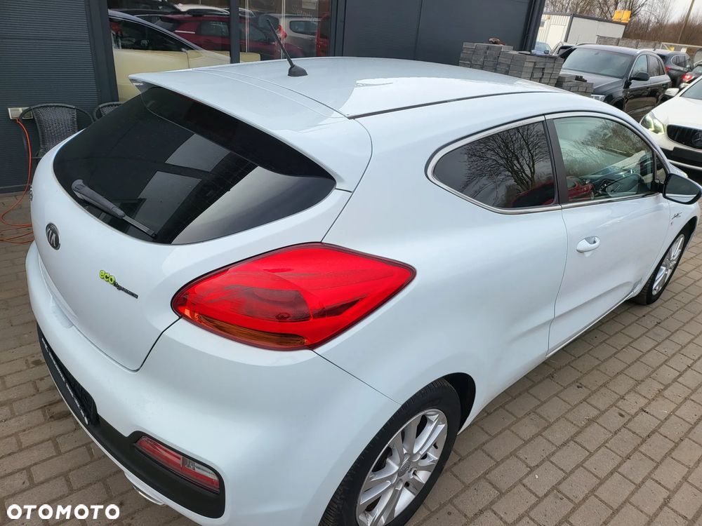 Kia ProCeed - 30