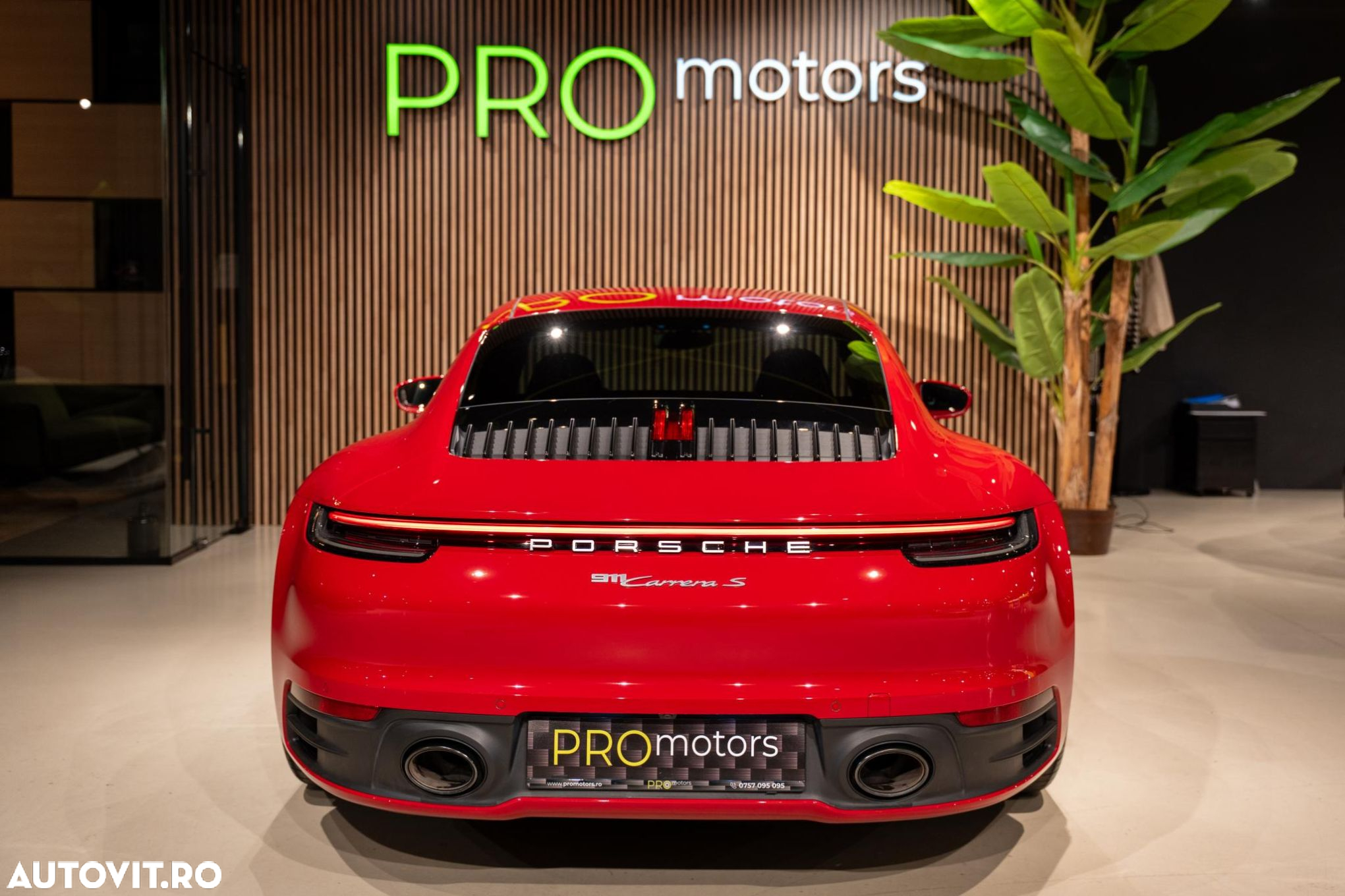 Porsche 911 Carrera S - 13