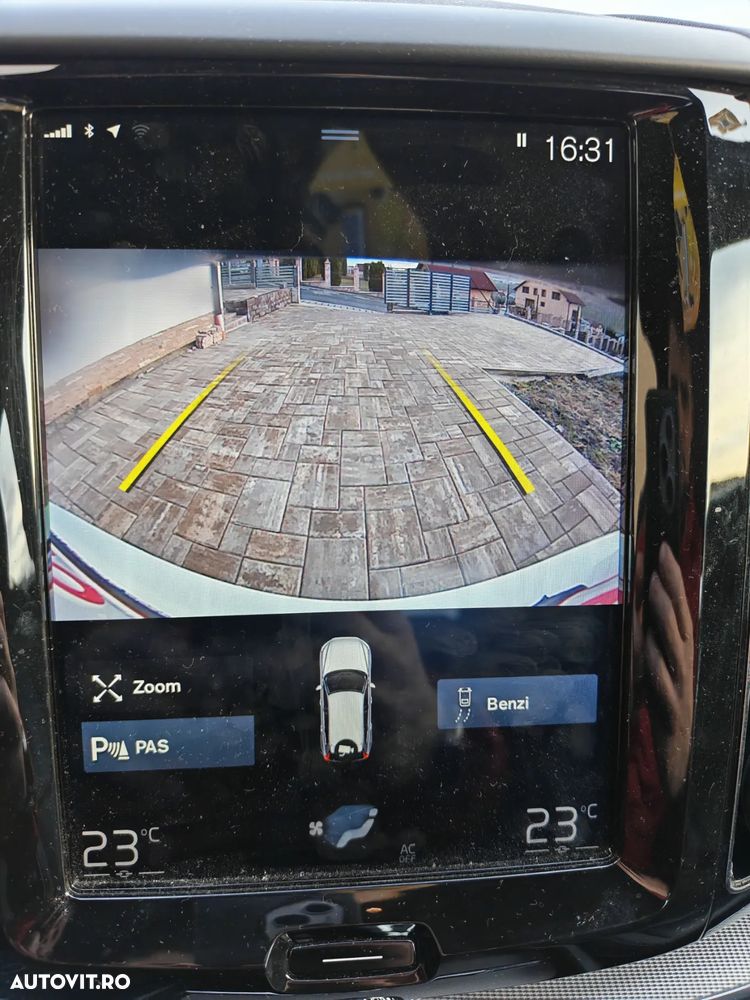 Volvo XC 60 B4 MHEV AWD R-Design - 15