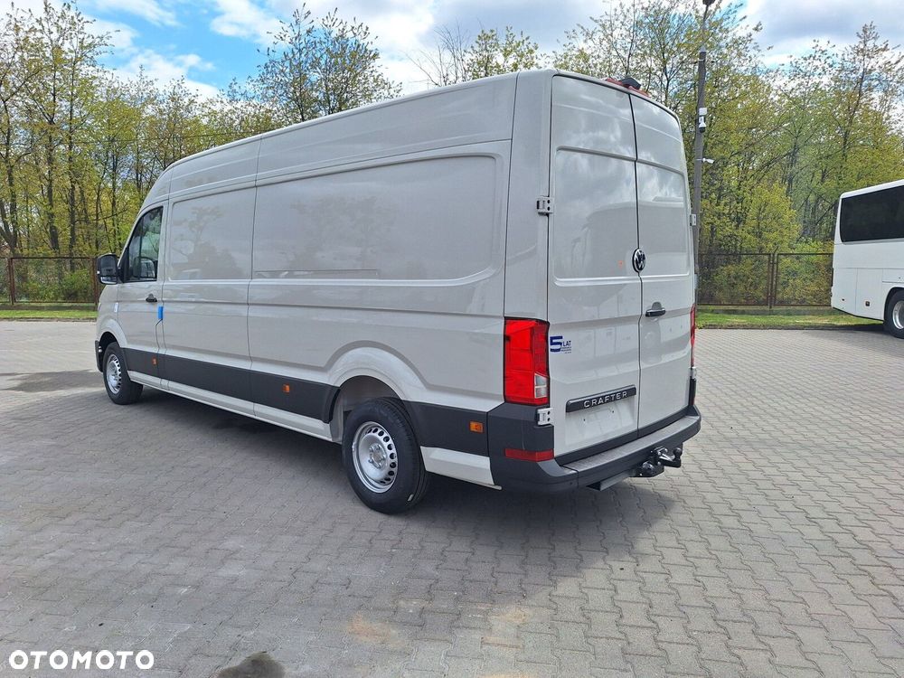 Volkswagen Crafter 35 Furgon z wysokim dachem silnik: 2,0 l EU6 SCR 177 KM, przedni 8-bieg.automatyczna, r.o : 4490 mm - 12