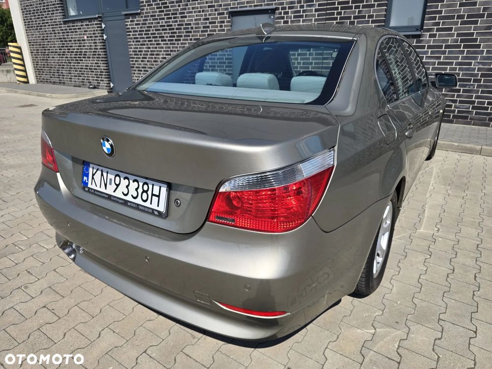 BMW Seria 5 523i - 14