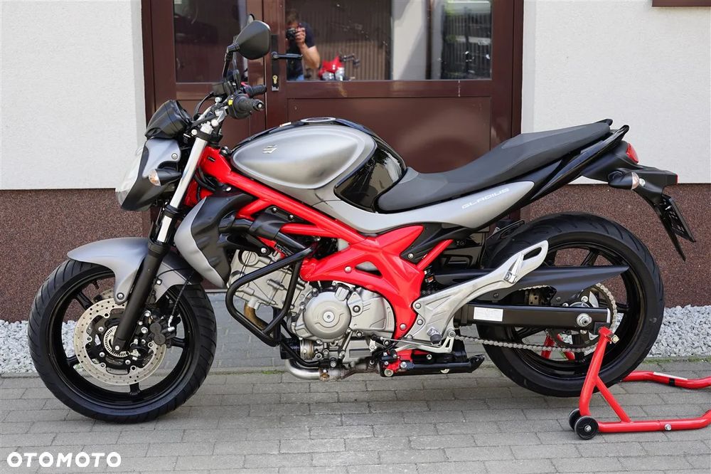 Suzuki Gladius - 20