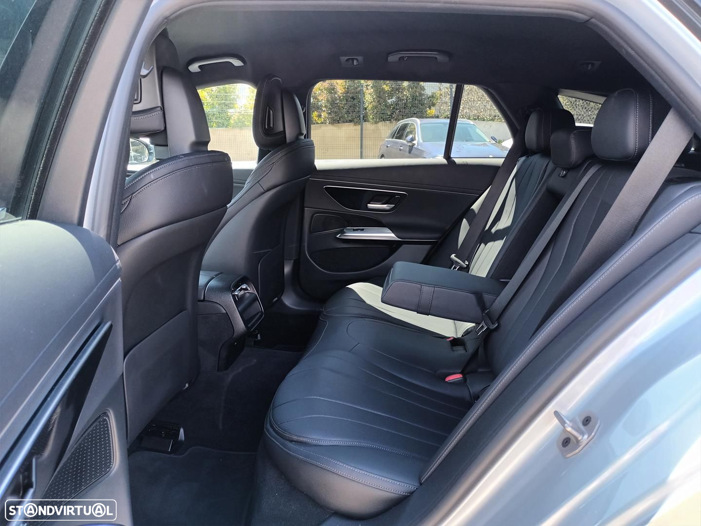 Mercedes-Benz E 220 d Avantgarde - 12