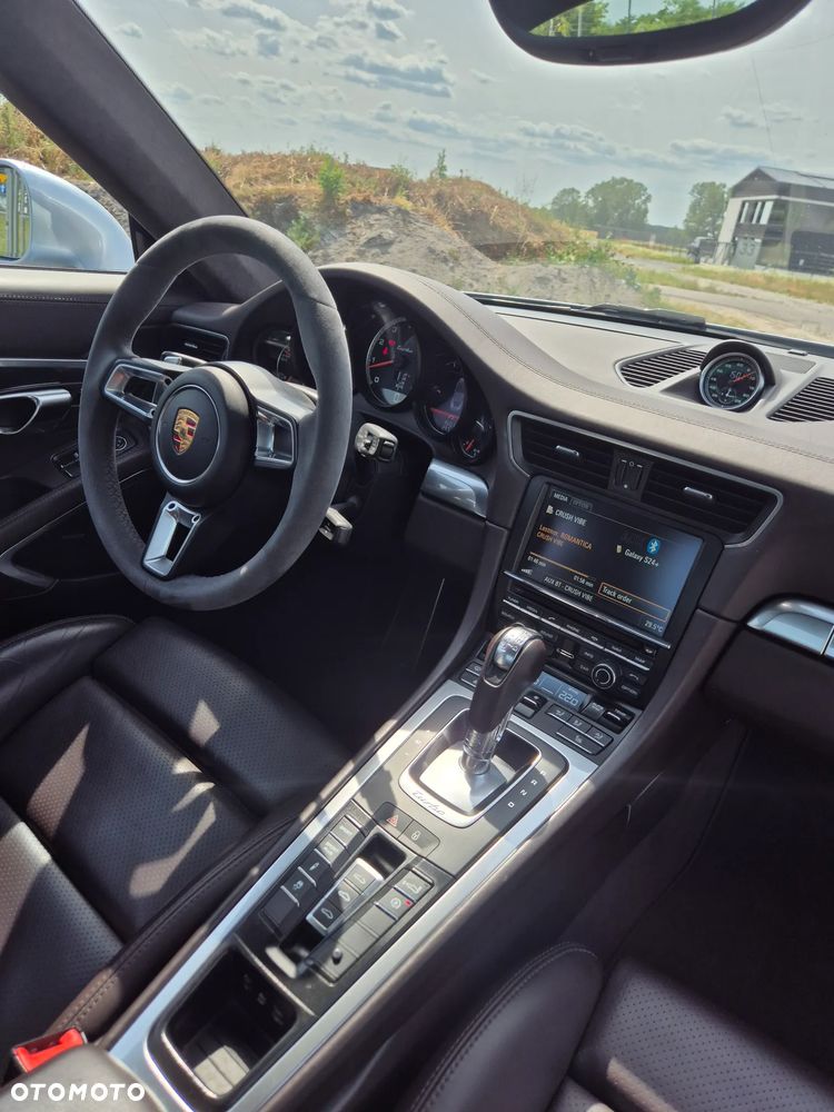 Porsche 911 Turbo - 12