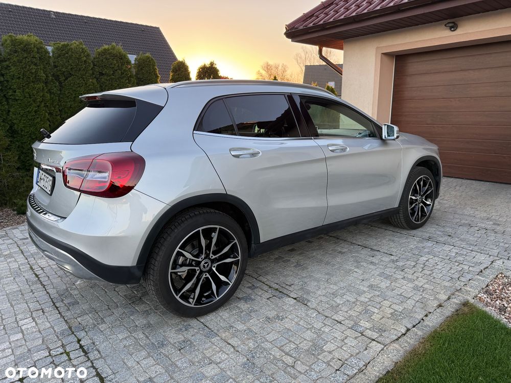 Mercedes-Benz GLA 250 4-Matic - 8