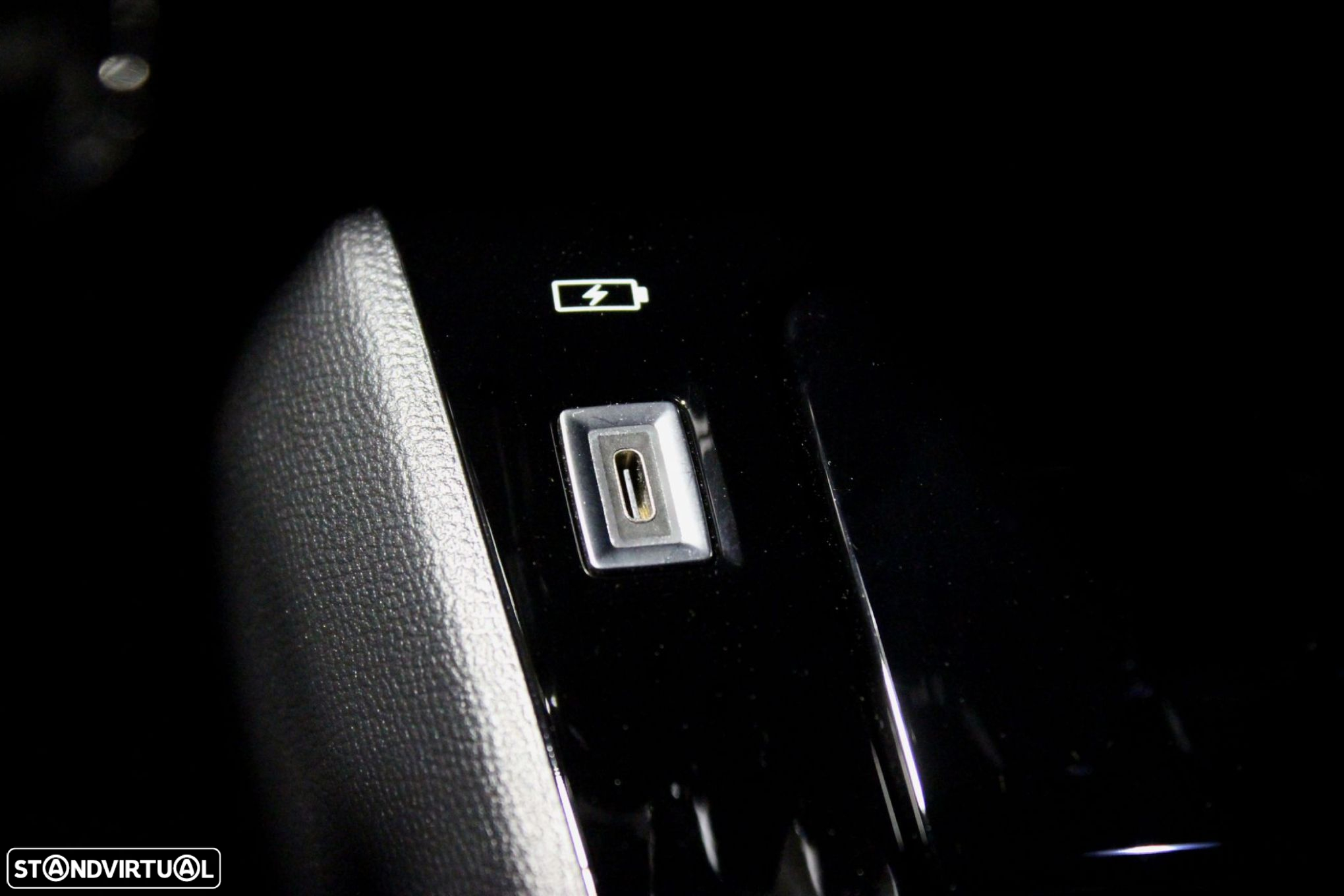 Peugeot 2008 1.5 BlueHDi Allure Pack EAT8 - 30