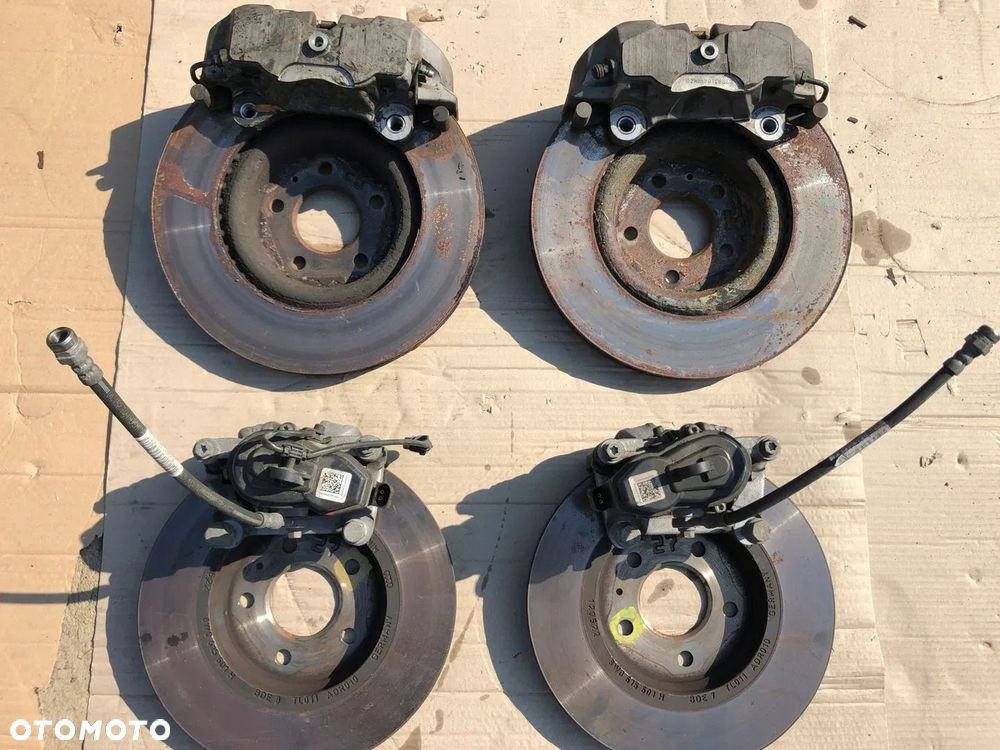 TARCZE HAMULCOWE HAMULCE KOMPLET KLOCKI ZACISKI AUDI A4 S4 B9 - 2