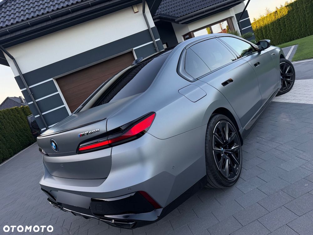 BMW Seria 7 M760e PHEV xDrive Individual Edition sport - 21