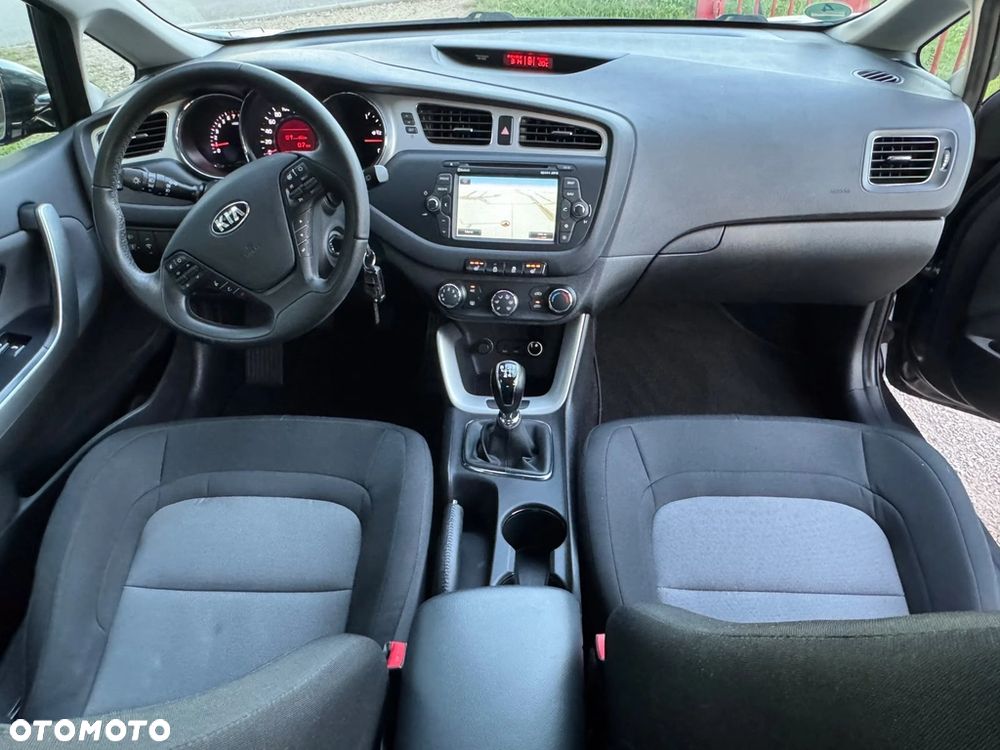 Kia Ceed 1.4 CVVT Fifa World Cup Edition - 7