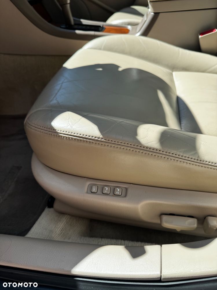Lexus ES - 26