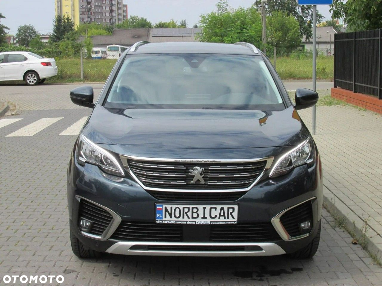Peugeot 5008 1.5 BlueHDI Allure S&S - 25