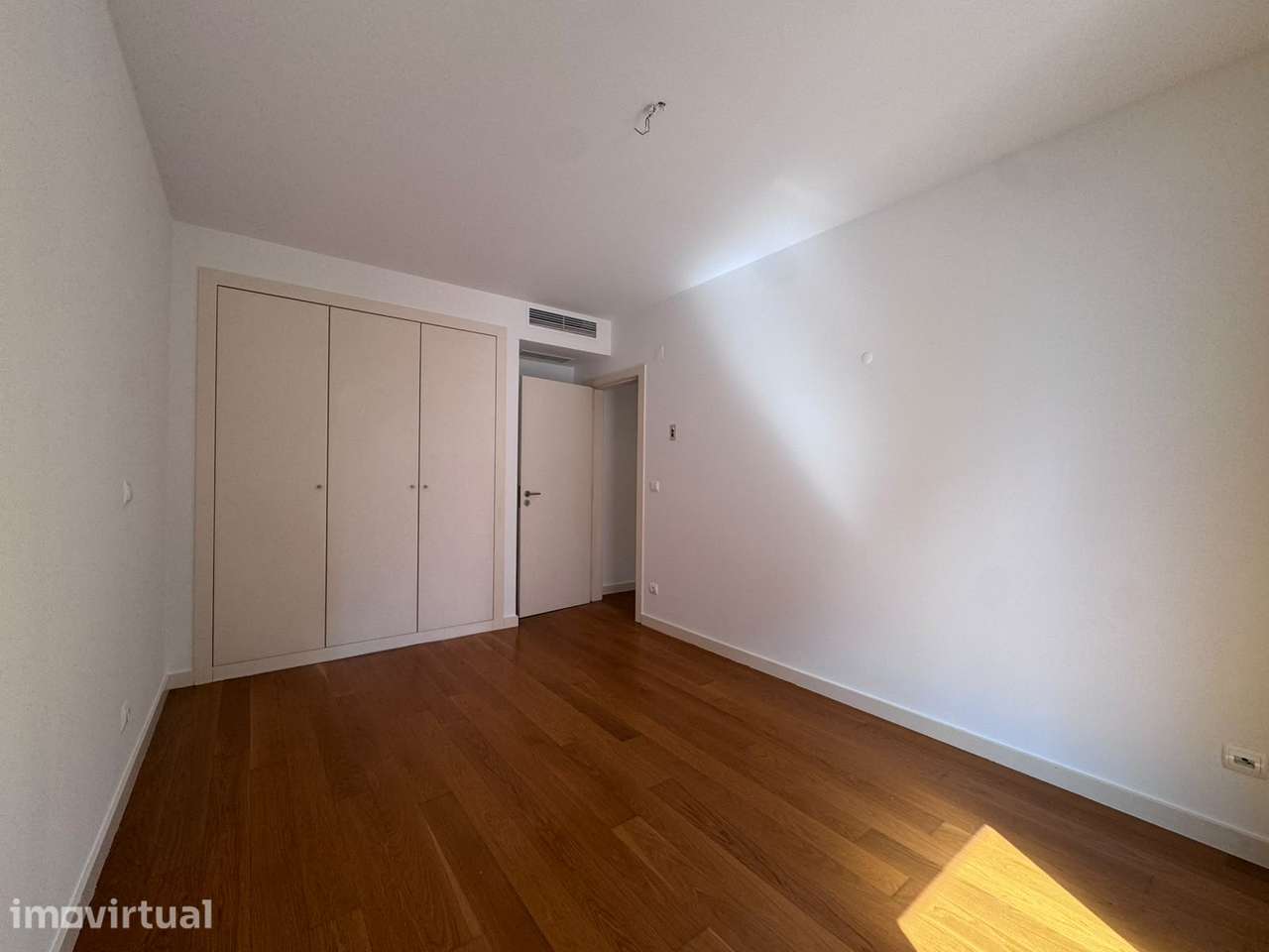Apartamento T2 Vista Rio e Box Cruz Quebrada-Dafundo - Grande imagem: 3/6