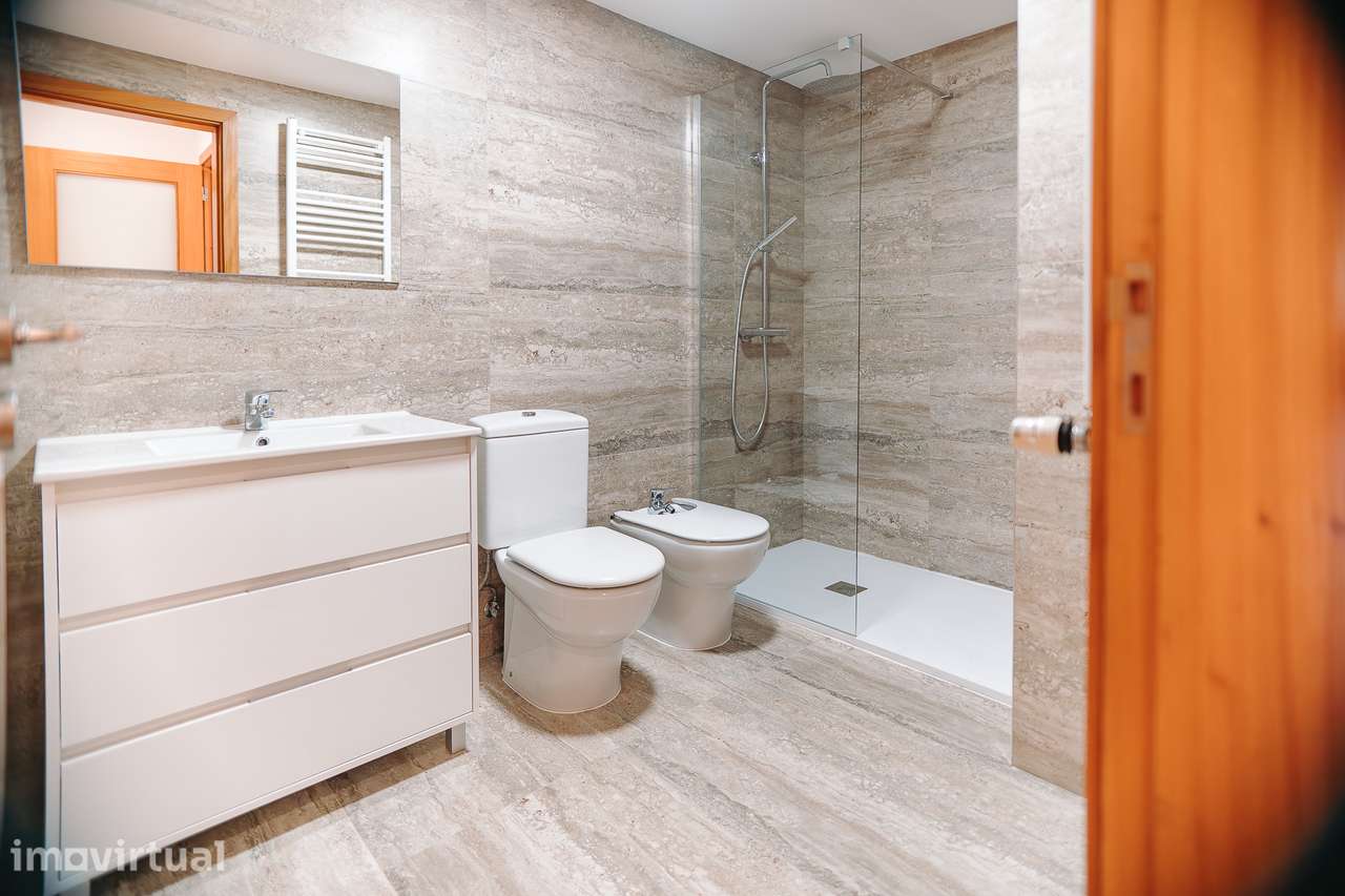 Apartamento T3 com garagem - Zona privilegiada - Grande imagem: 4/11