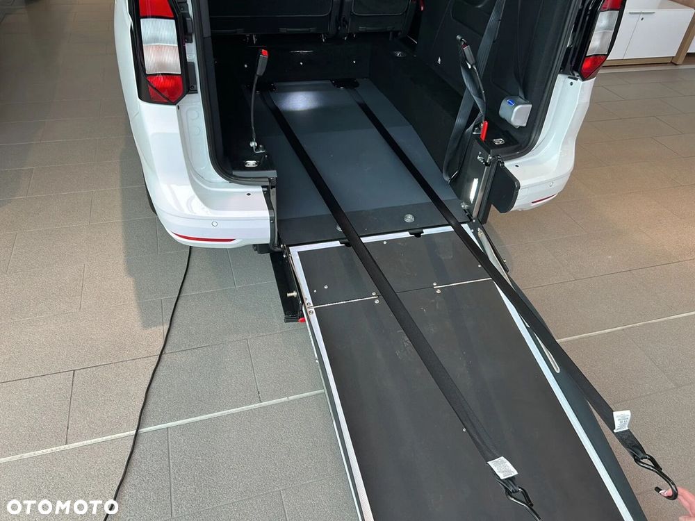 Volkswagen Caddy 1,5 l TSI 116 KM manual - 17