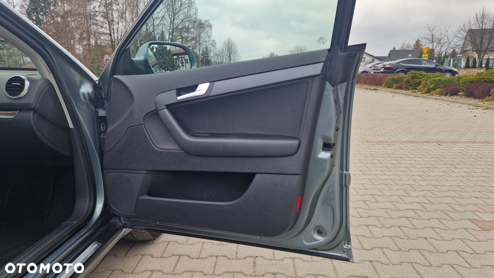 Audi A3 Sportback 1.6 TDI DPF Attraction - 16