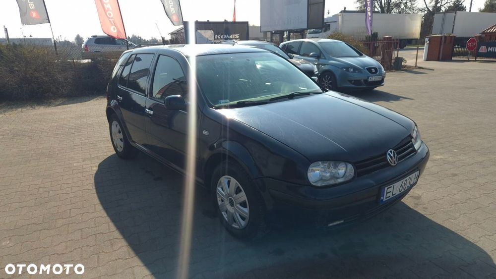 Volkswagen Golf - 4