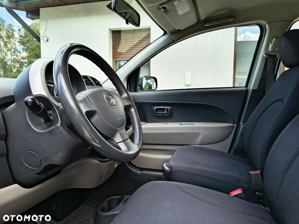 Daihatsu Sirion 1.3 - 19