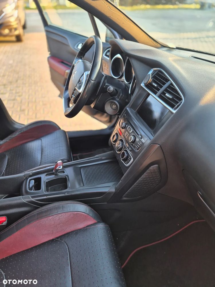Citroën DS4 1.6 e-HDi SoChic MCP - 8